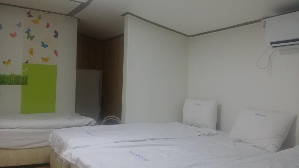 Myeongdong pensión Seúl Habitación foto